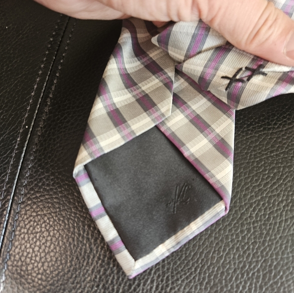 Kenneth Cole Silk tie - Picture 4 of 4